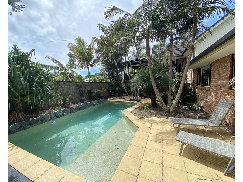 24 Dawn Drive, Moonee Beach NSW 2450