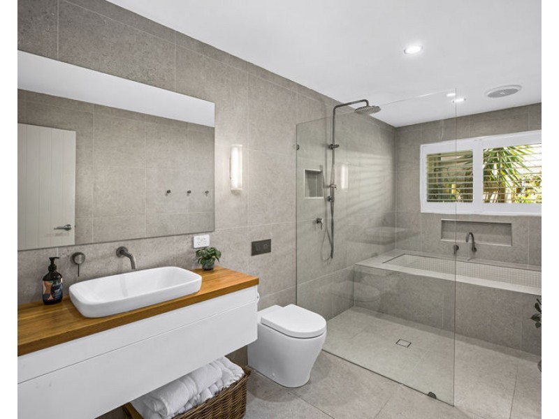 13 White Bluff Rd, Sapphire Beach NSW 2450