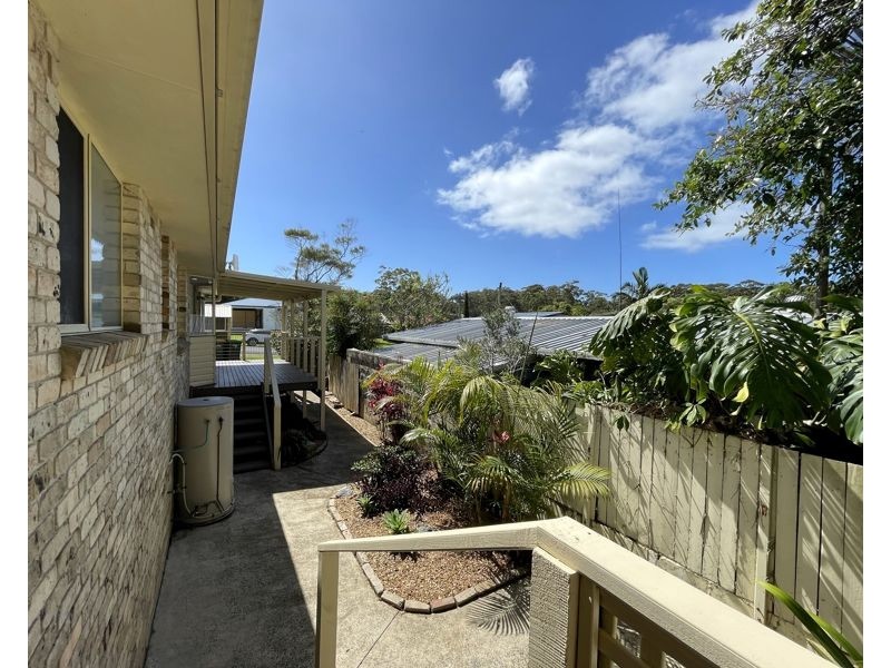 1/12 Wansborough Ave, Moonee Beach NSW 2450