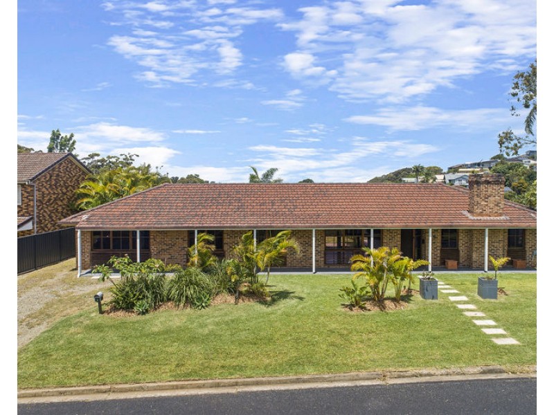 2 Coombar Cl, Coffs Harbour NSW 2450