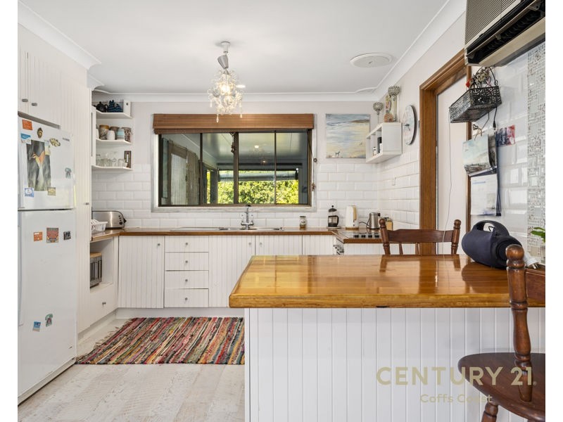 8 Moonee Beach Road, Moonee Beach NSW 2450