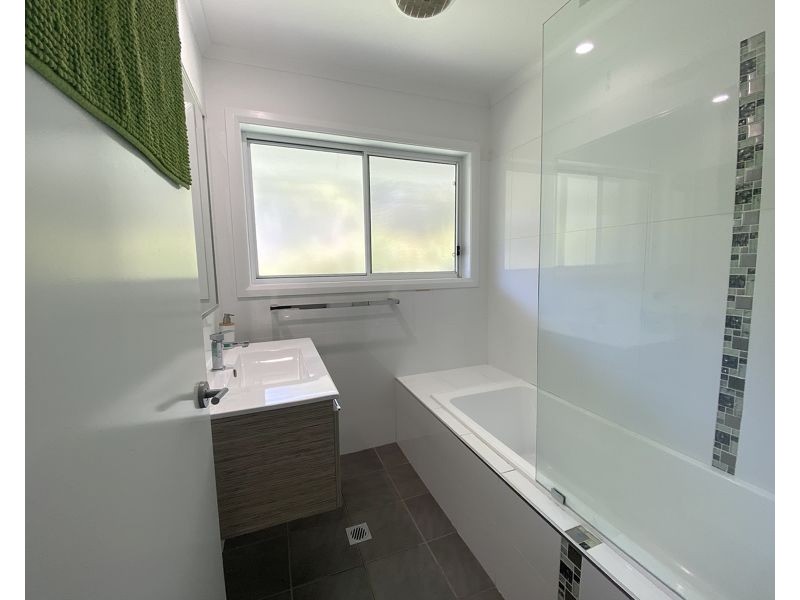 10 Bare Bluff Road, Sapphire Beach NSW 2450
