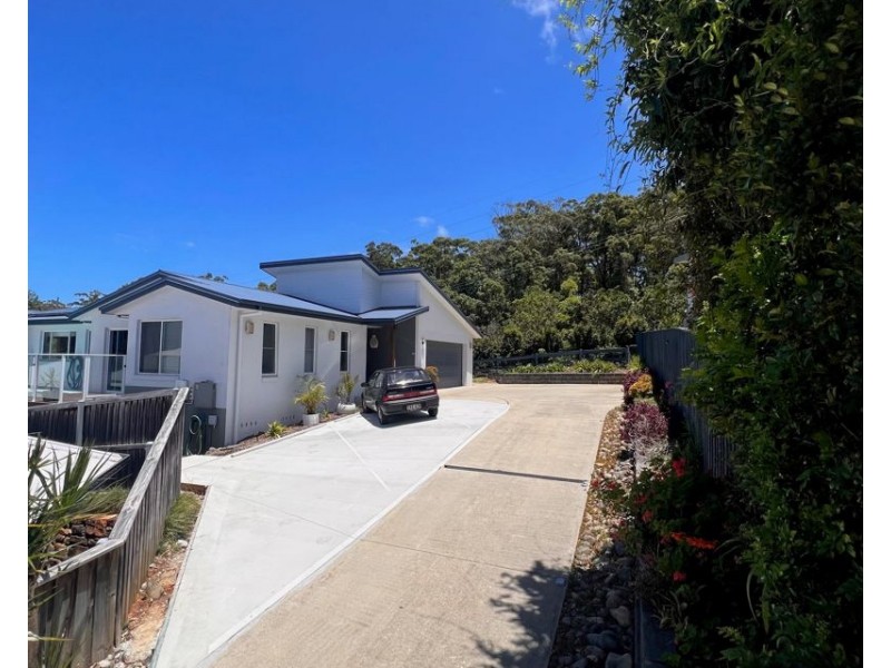 10 Bare Bluff Road, Sapphire Beach NSW 2450