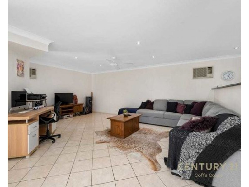 31 Crabbe Street, Woolgoolga NSW 2456