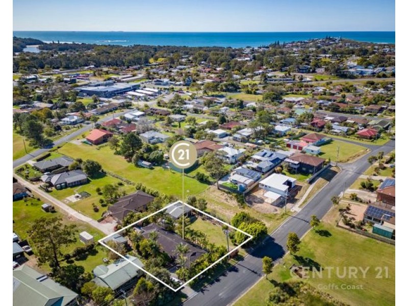 31 Crabbe Street, Woolgoolga NSW 2456