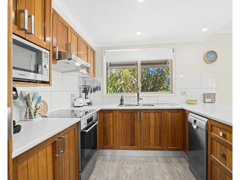 27 Fiddaman Rd, Emerald Beach NSW 2456