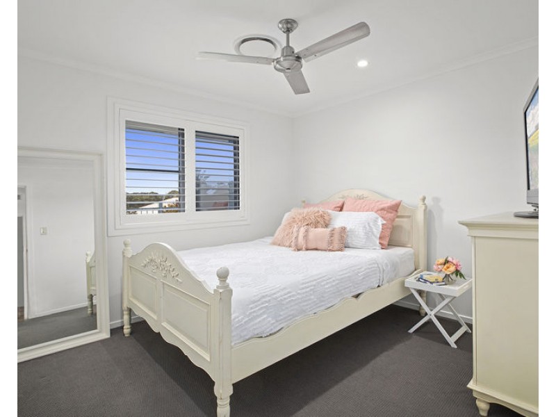 3 Pearl Place, Sandy Beach NSW 2456