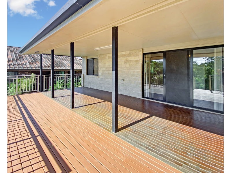 4 Lake View Avenue, Safety Beach NSW 2456