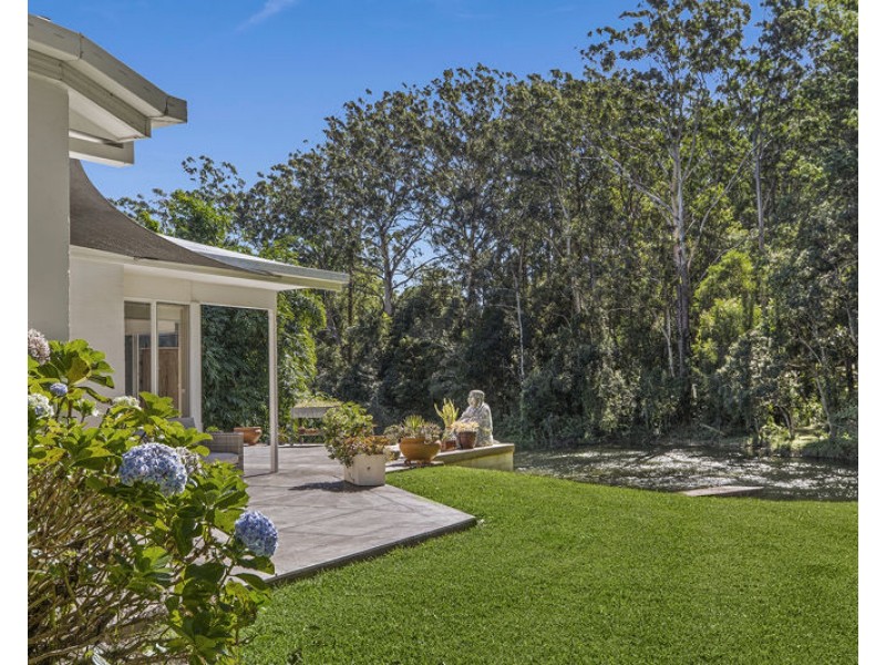 282 Pine Creek Way, Bonville NSW 2441