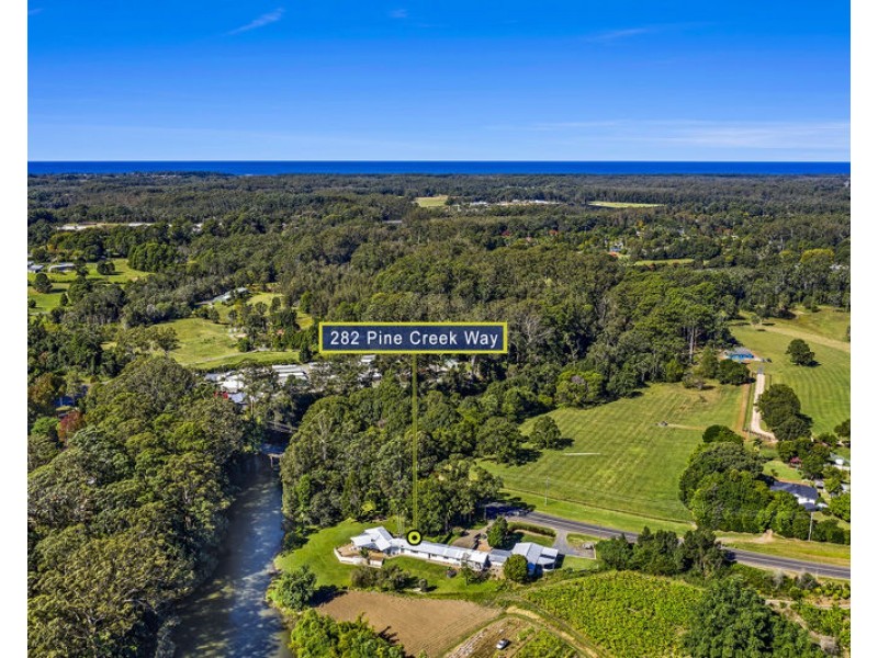 282 Pine Creek Way, Bonville NSW 2441