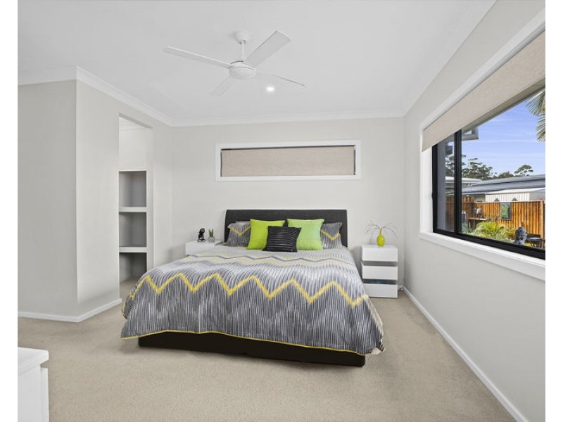 18 Watergum Close, Sapphire Beach NSW 2450
