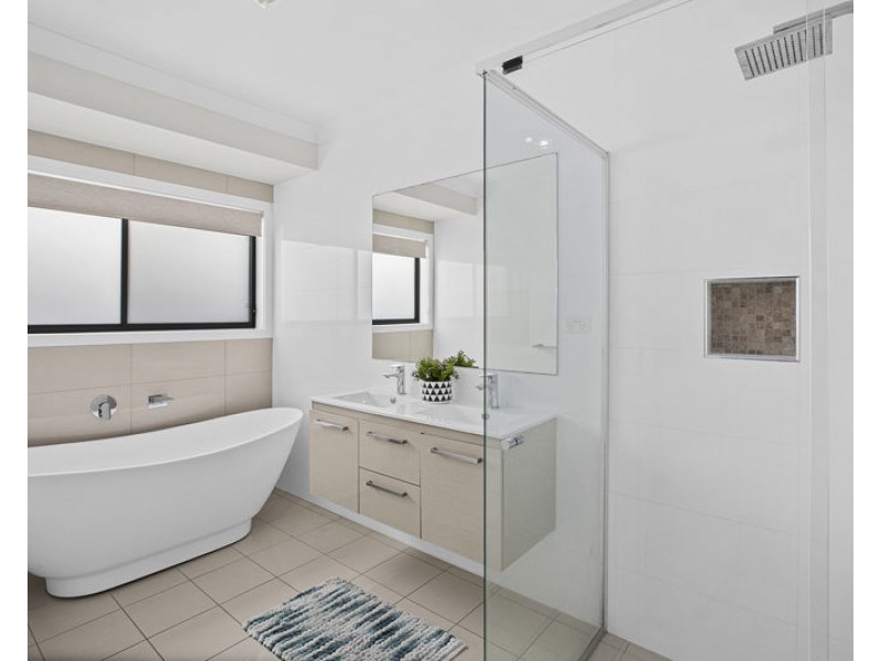 18 Watergum Close, Sapphire Beach NSW 2450