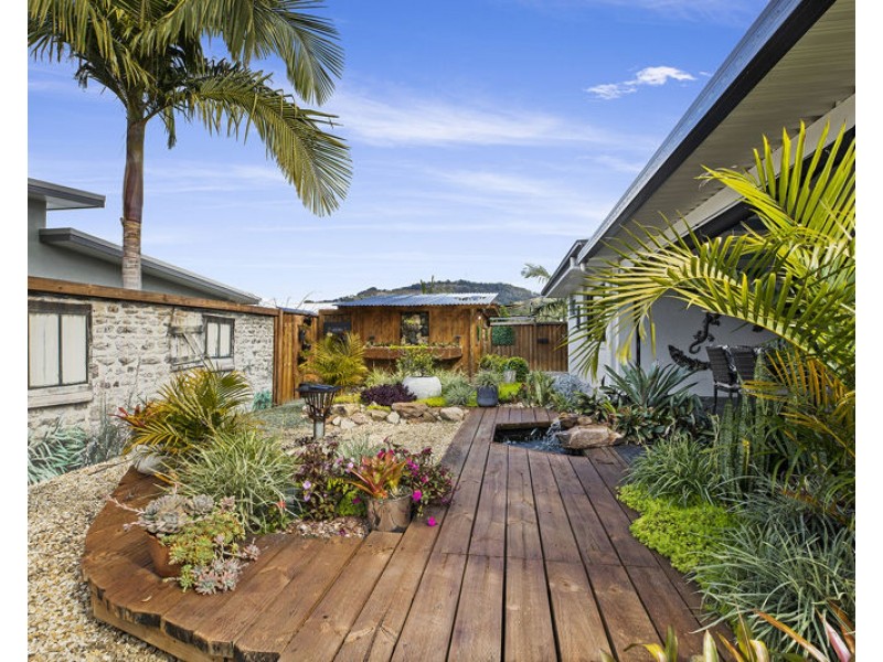 18 Watergum Close, Sapphire Beach NSW 2450