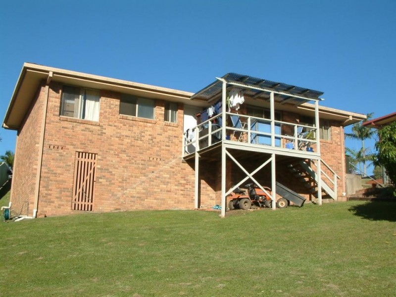 8 Oscar Ramsay Dr, Boambee East NSW 2452