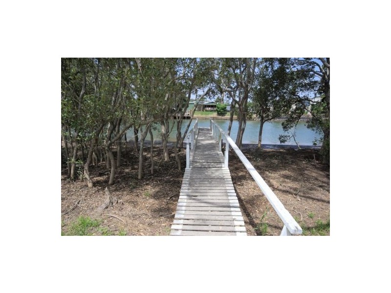 16 Island Place, Urunga NSW 2455