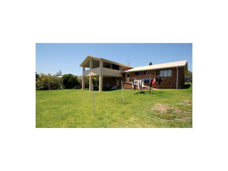 11 Headlands Road, Sapphire Beach NSW 2450