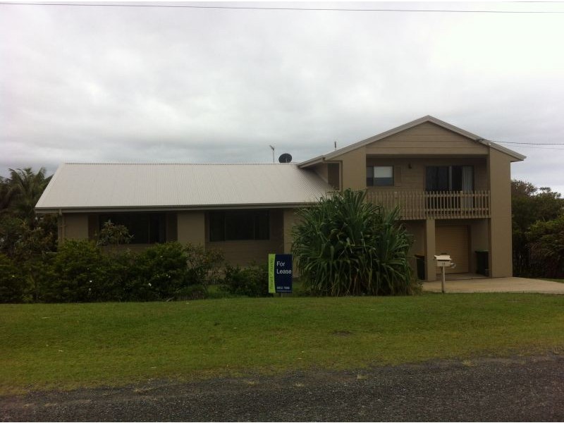 11 Headlands Road, Sapphire Beach NSW 2450