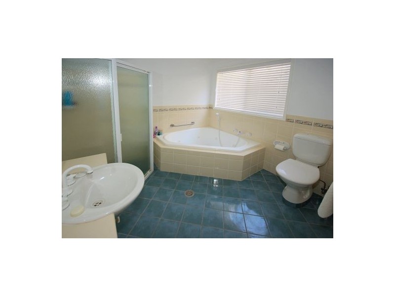 7 Beach Haven Court, Sapphire Beach NSW 2450