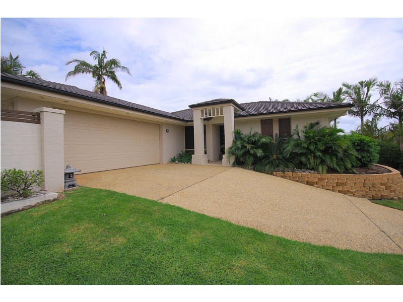 20 Bluewater Pl, Sapphire Beach NSW 2450