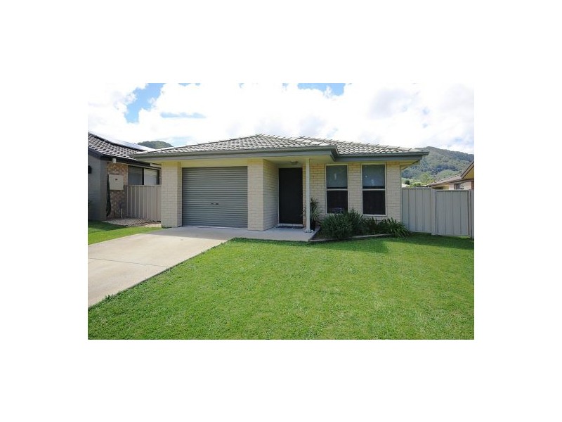 8 Carrall Close, Coffs Harbour NSW 2450