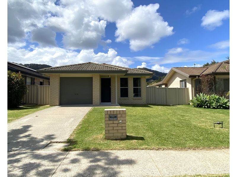 8 Carrall Close, Coffs Harbour NSW 2450