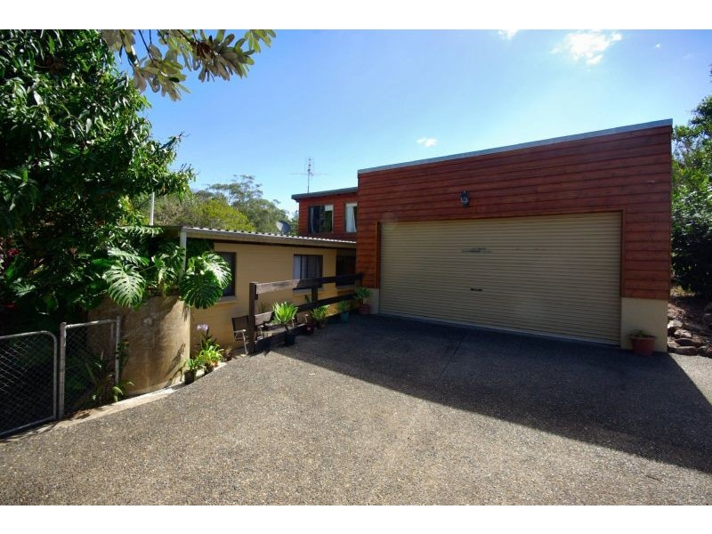 18 Campbell St, Safety Beach NSW 2456