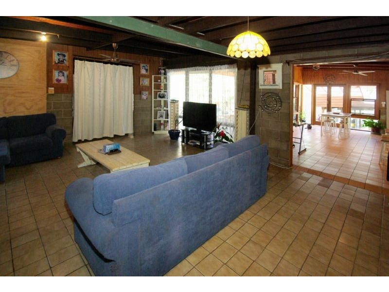 18 Campbell St, Safety Beach NSW 2456