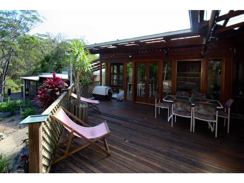 18 Campbell St, Safety Beach NSW 2456