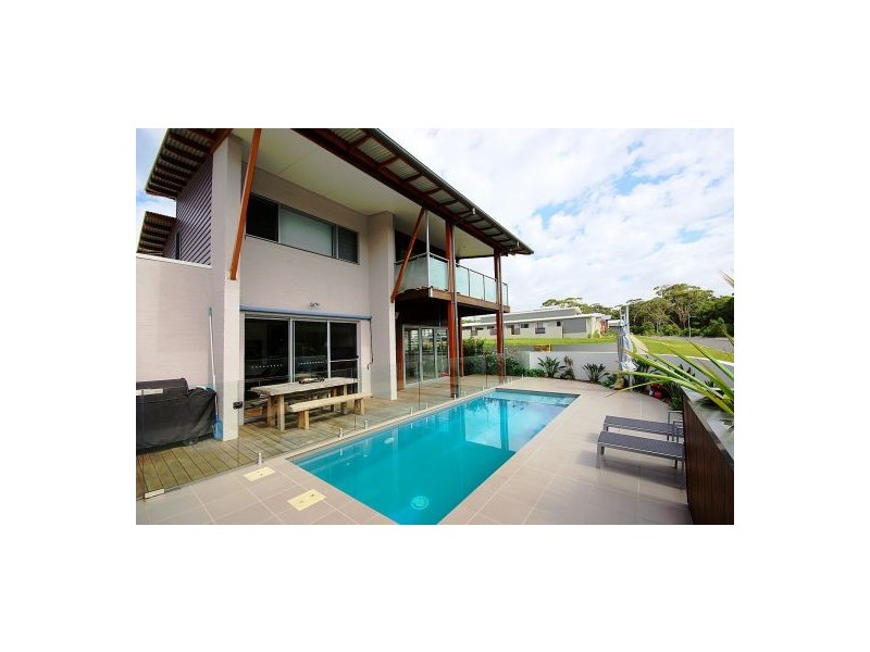 10 Paperbark Street, Sapphire Beach NSW 2450