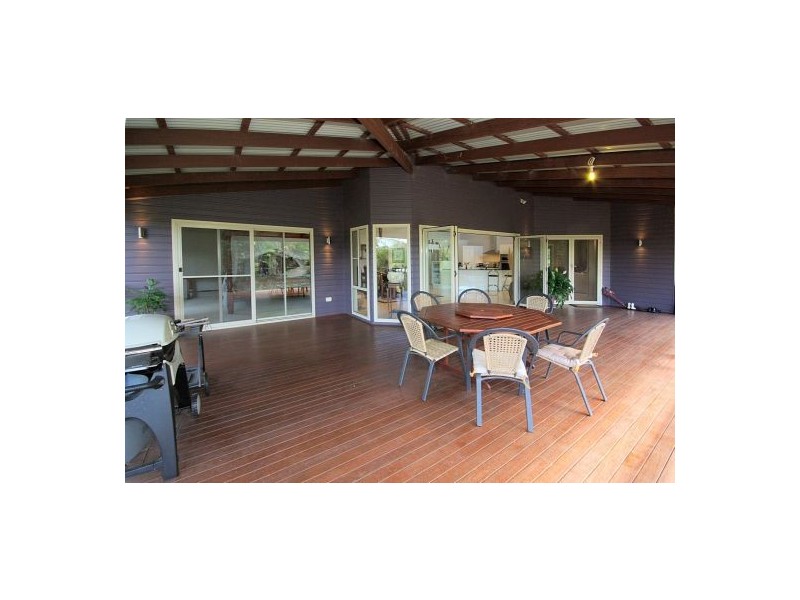 15 Bakker Drive, Bonville NSW 2441