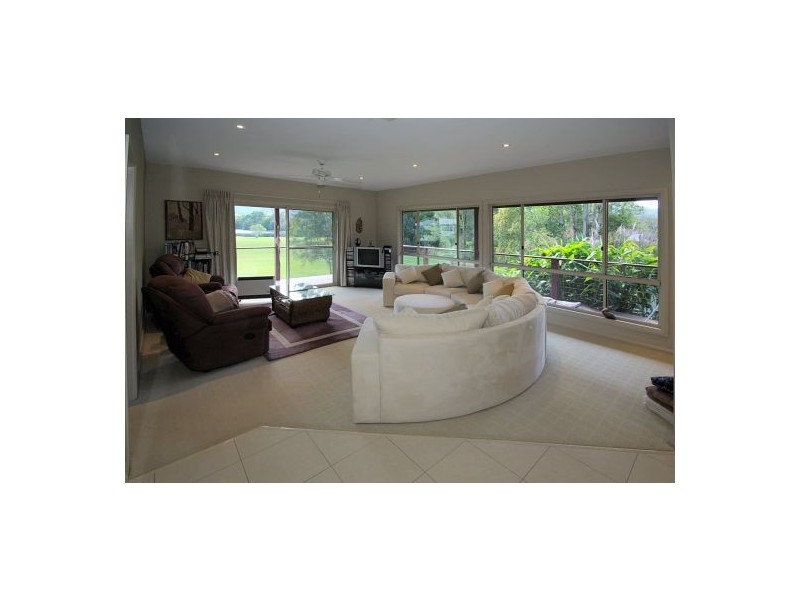 15 Bakker Drive, Bonville NSW 2441