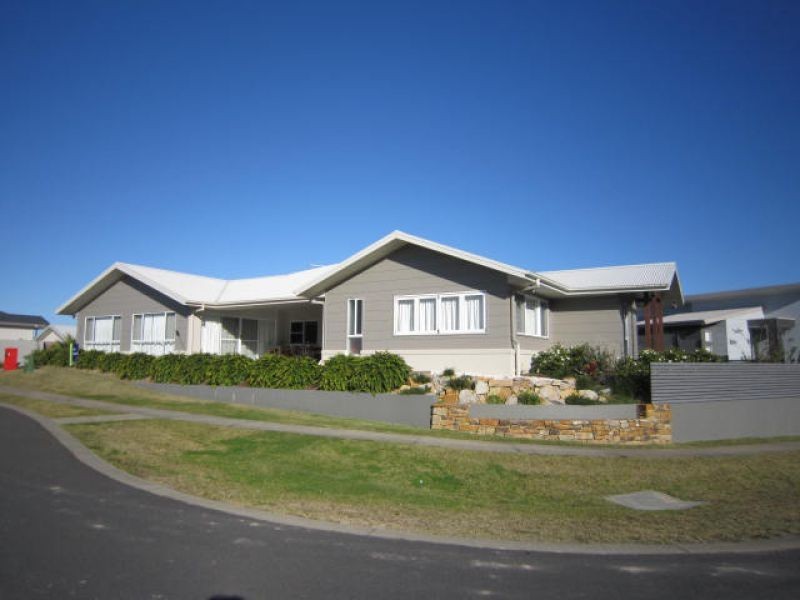 2 Paperbark Street, Sapphire Beach NSW 2450