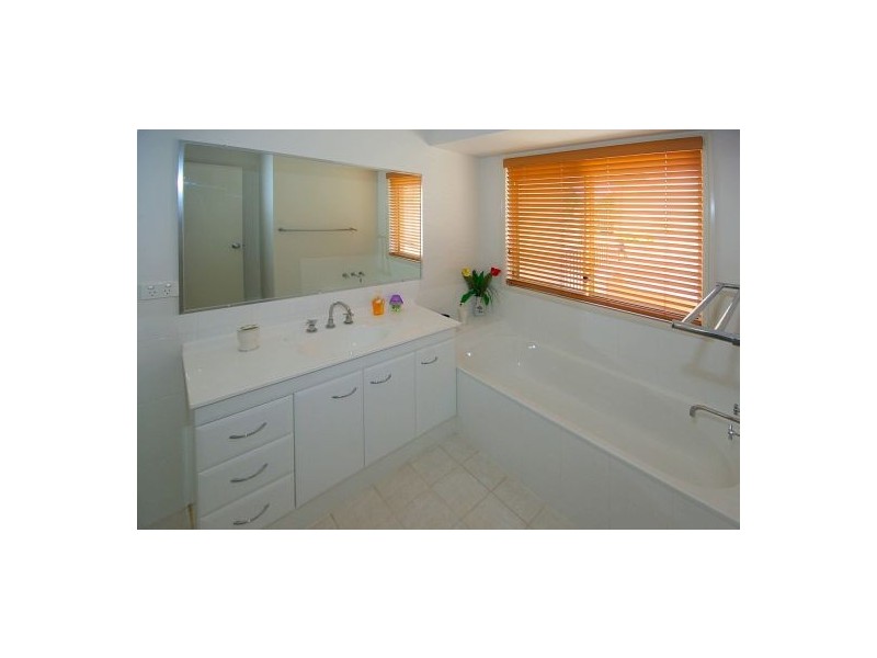4 Hampshire Close (off Pearce Dr), Coffs Harbour NSW 2450