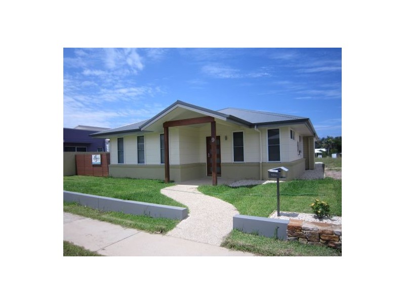 9 White Bluff Road, Sapphire Beach NSW 2450