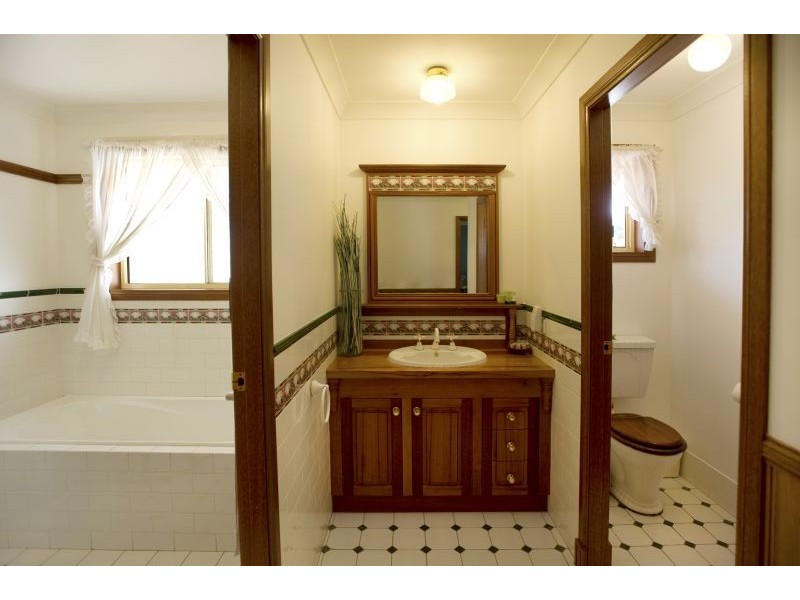 40 Loaders Lane, Coffs Harbour NSW 2450