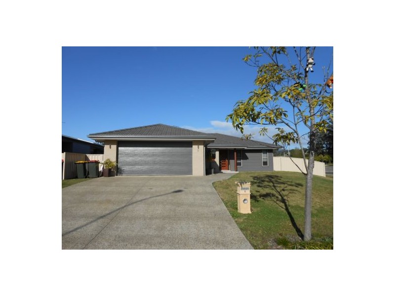 2 Estuary Drive, Moonee Beach NSW 2450