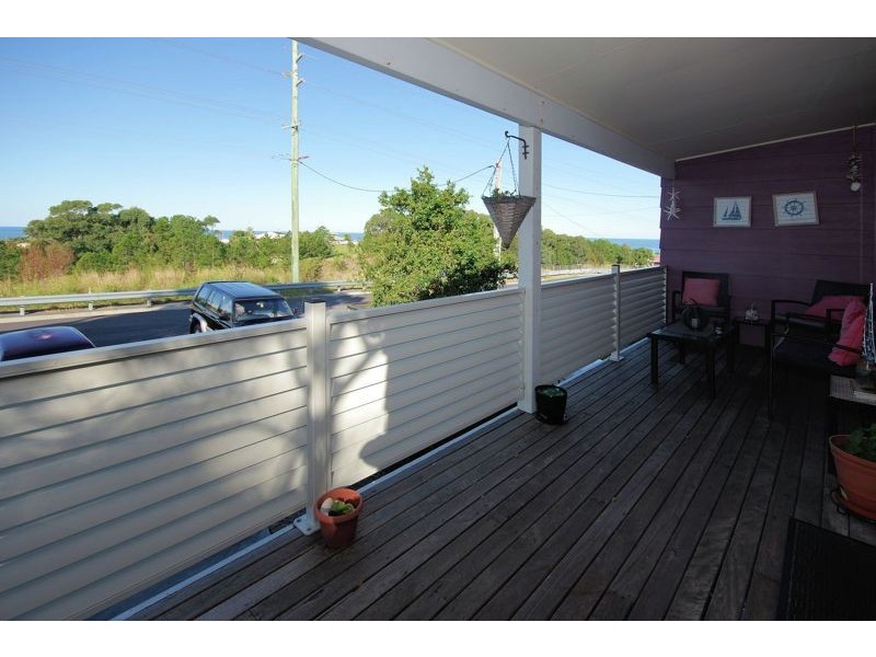 17 Hunter Close, Korora NSW 2450