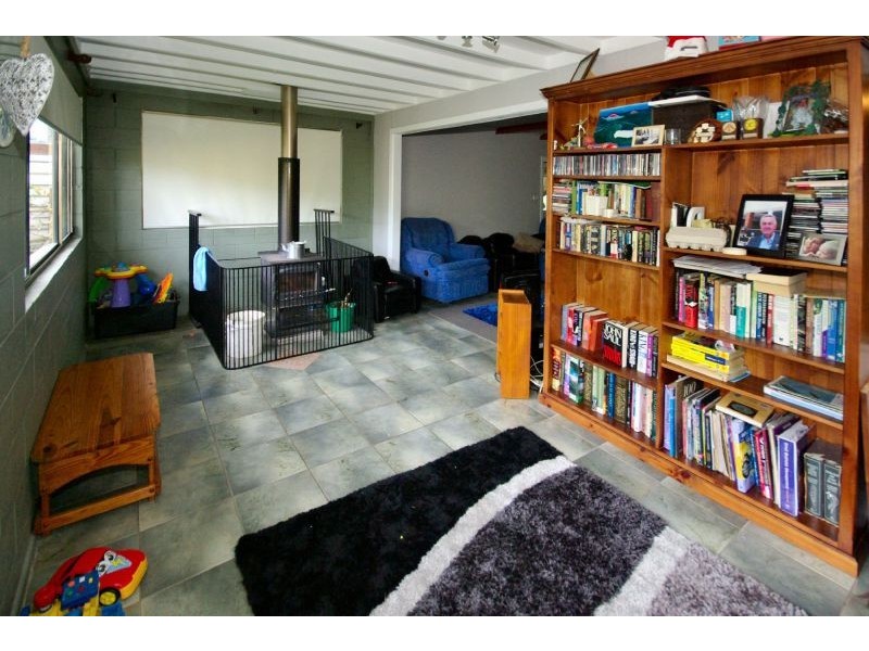 8 Alexander St, Nana Glen NSW 2450