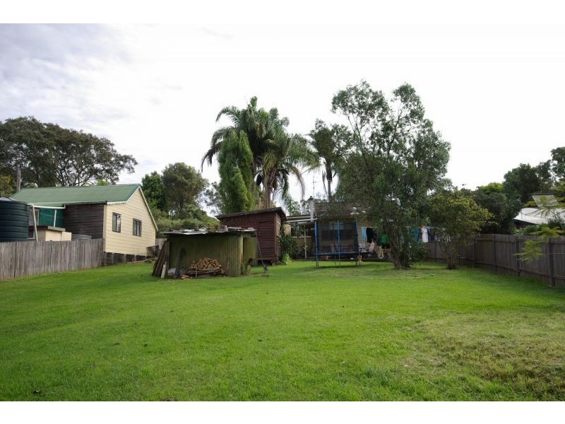 8 Alexander St, Nana Glen NSW 2450