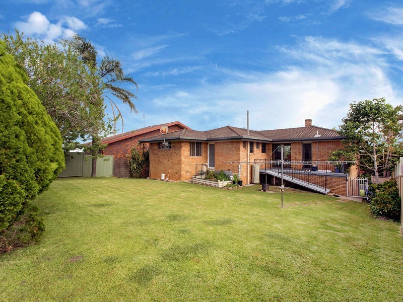 16 Cunningham Crescent, Sawtell NSW 2452