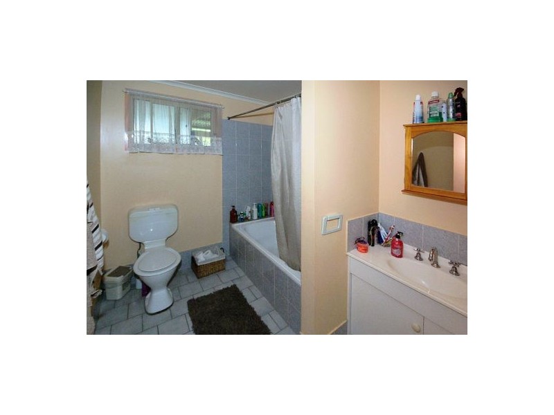 3 Pine Cres, Sandy Beach NSW 2456
