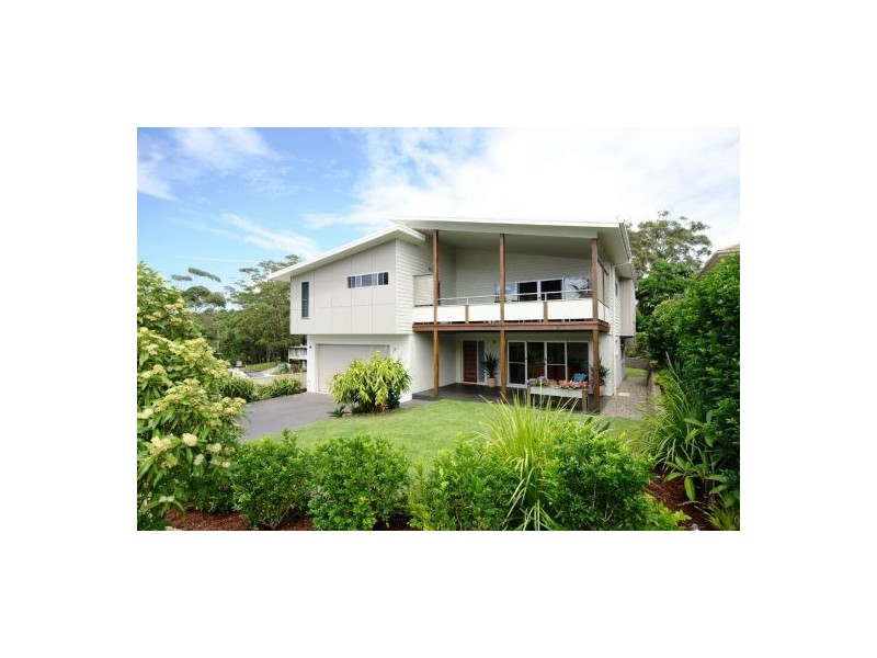 4 Whitewater Place, Sapphire Beach NSW 2450