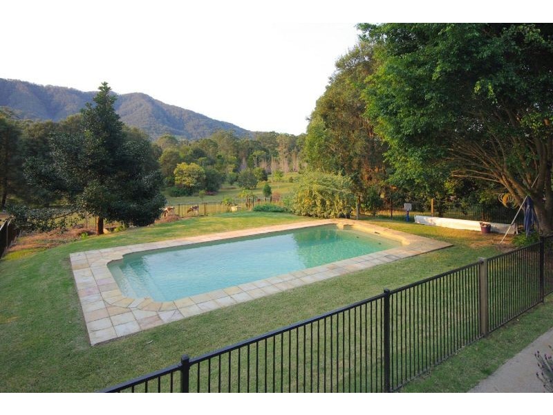 335 Crossmaglen Rd, Bonville NSW 2441