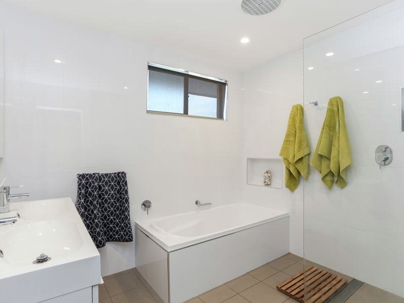 25 Robert Garrett Street, Coffs Harbour NSW 2450