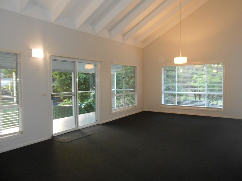 17 Schofield Drive, Safety Beach NSW 2456