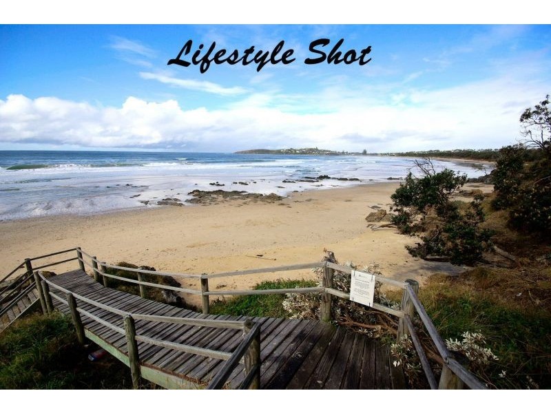 17 Schofield Drive, Safety Beach NSW 2456