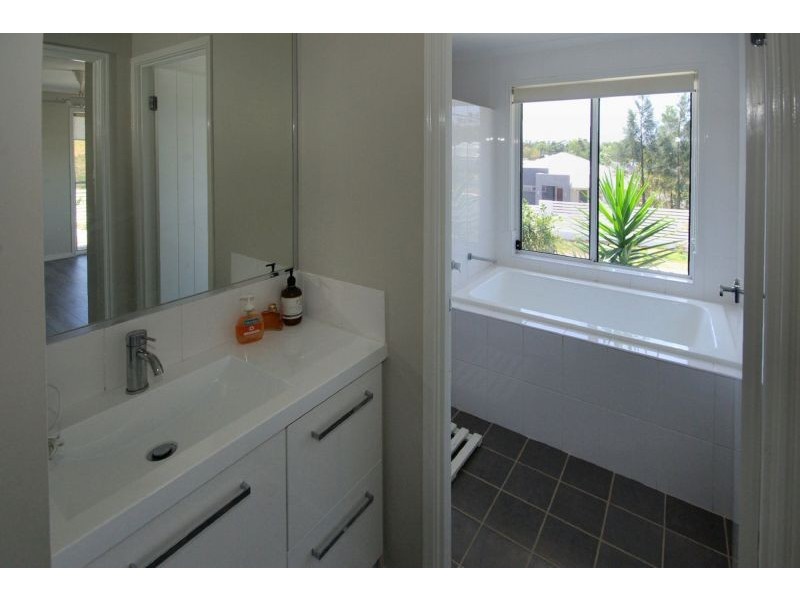24 Island Road, Sapphire Beach NSW 2450
