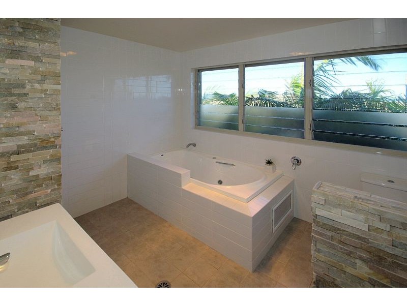 17 Macauleys Headland Dr, Coffs Harbour NSW 2450