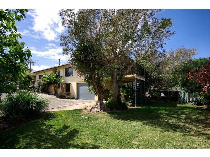 44 Bluff Rd, Emerald Beach NSW 2456