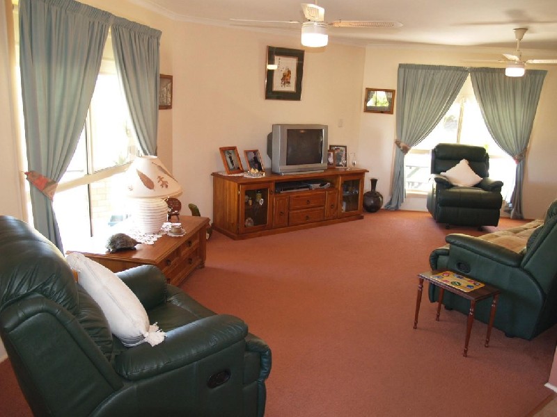 8 Whiting Drive, Seelands NSW 2460